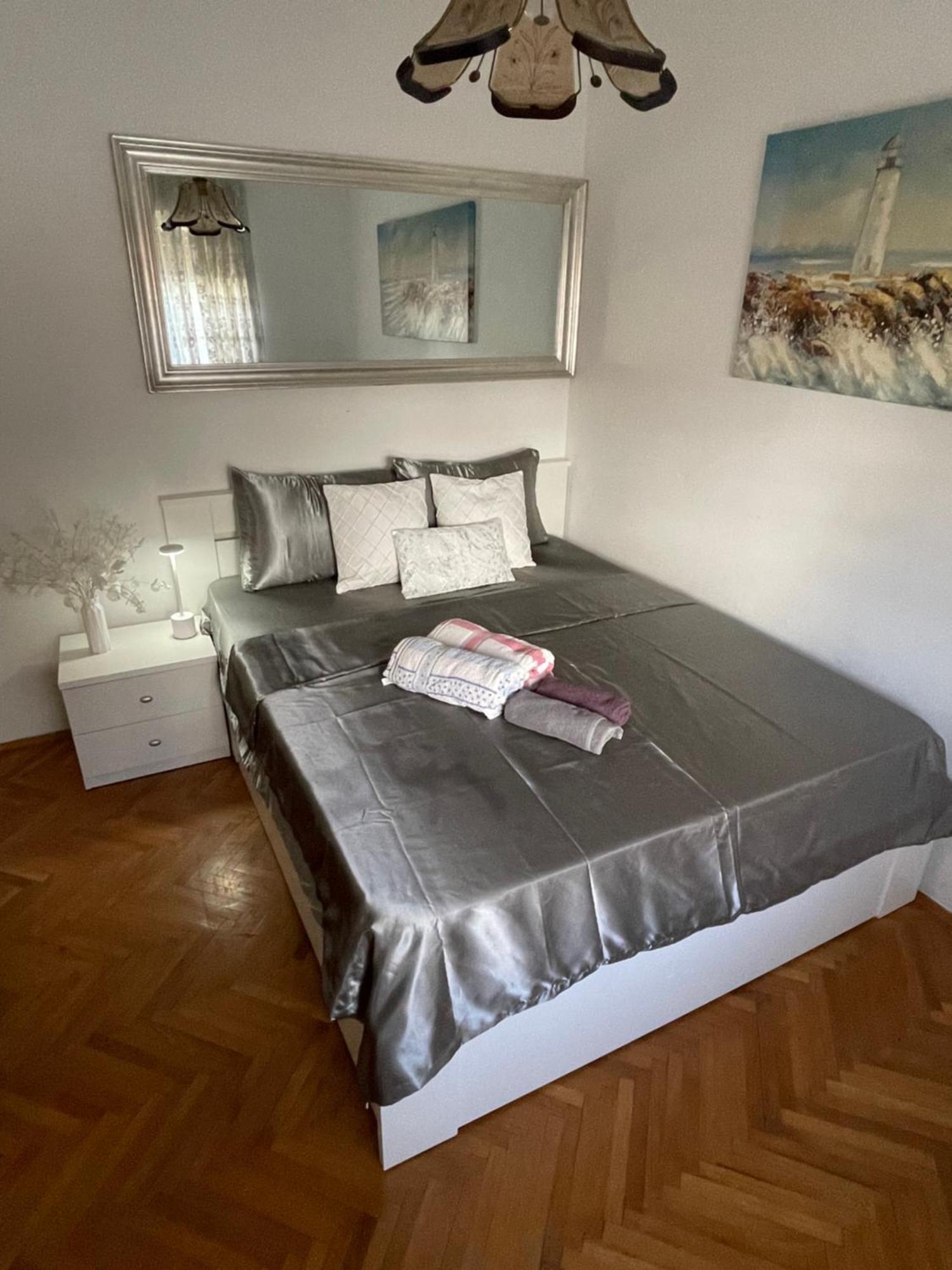 Апартаменты Apartman Luka + Free Parking Задар Экстерьер фото